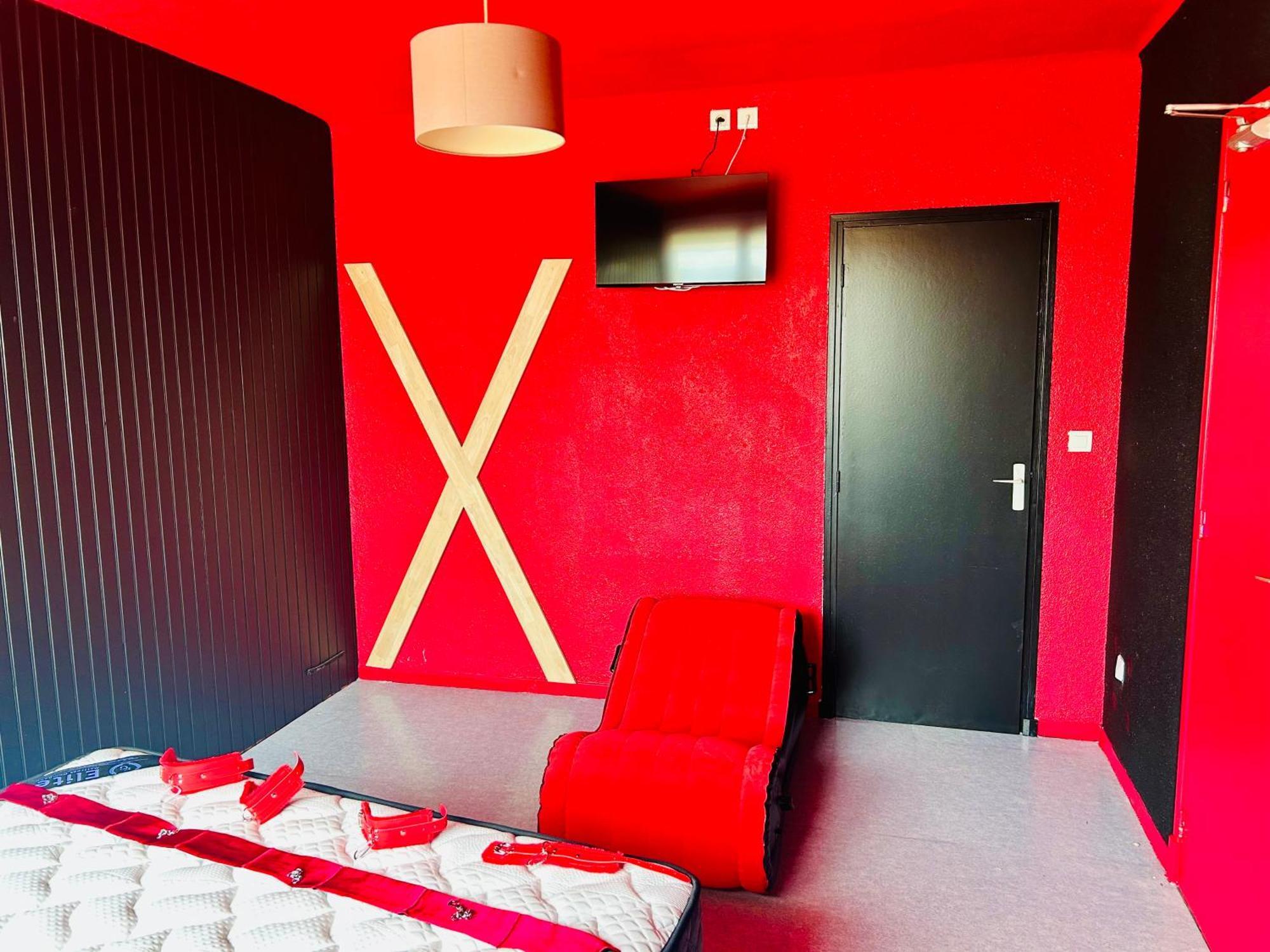 Hotel L'Acropole Nissan-lez-Enserune ภายนอก รูปภาพ